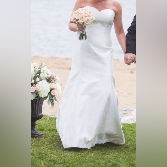 Heidi Elnora Atelier Coco Marie Wedding Gown. 100% Silk (Shantung) size 8 - Picture 2 of 13